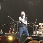 Adam Levine: Muzikos Ikona ir Šeimos Vyras