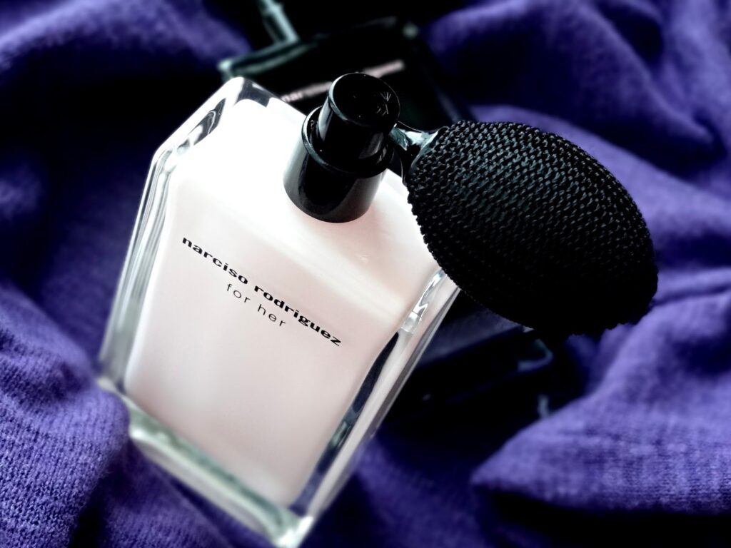 Narciso Rodriguez For Her: Elegancijos ir Sensualumo Simfonija